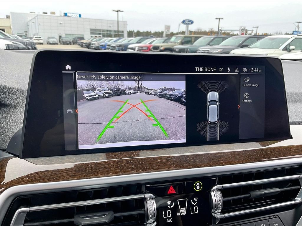 Used 2022 White BMW xDrive30i image 18