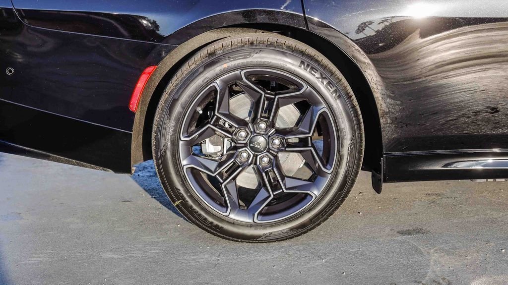 New 2026 Diamond Black Crystal Pearlcoat Dodge R/T Plus image 12