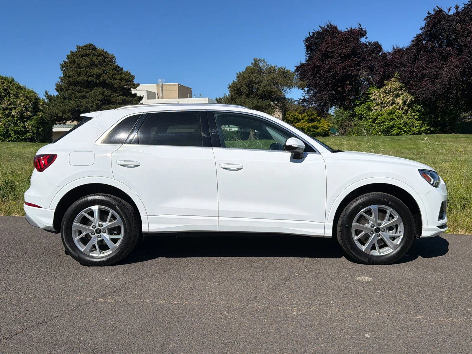 Used 2024  Audi Premium image 2