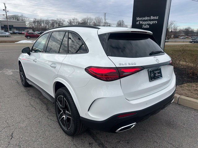 New 2026 Polar White Mercedes-Benz GLC 300 image 40