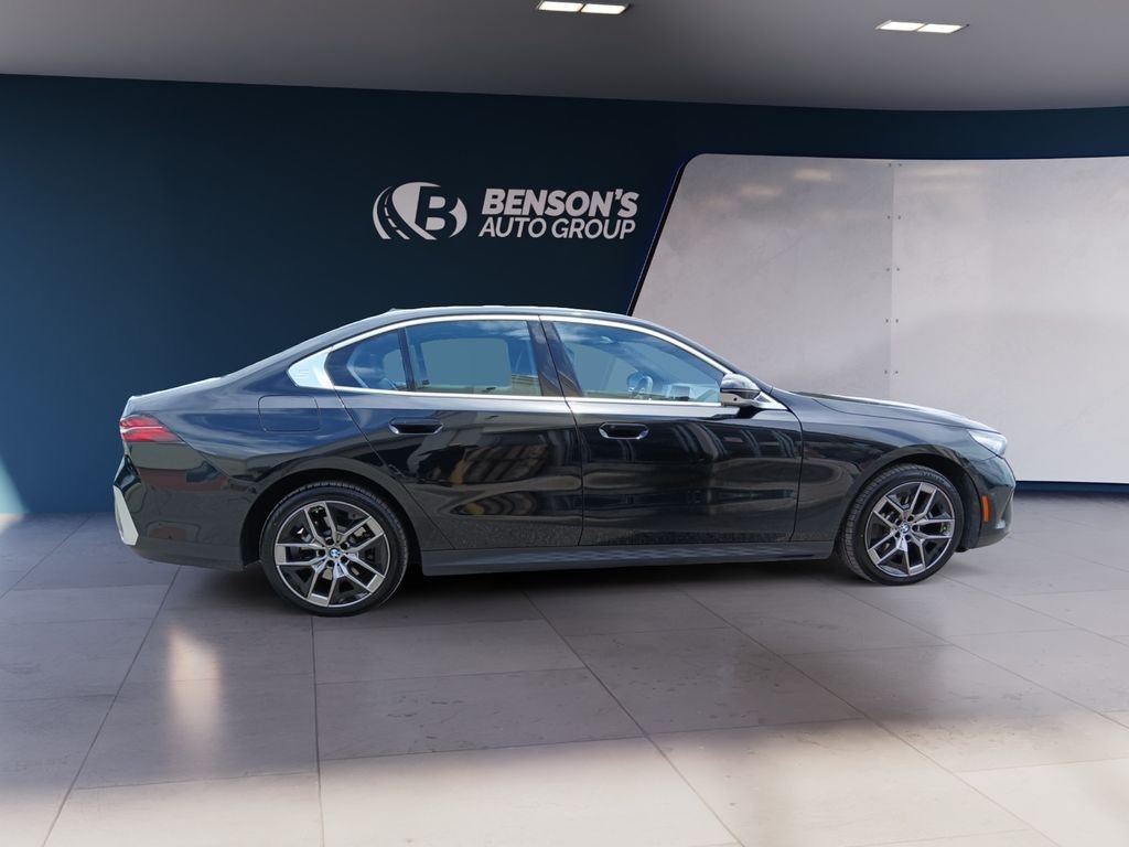 Used 2026 Black BMW 530i xDrive image 3