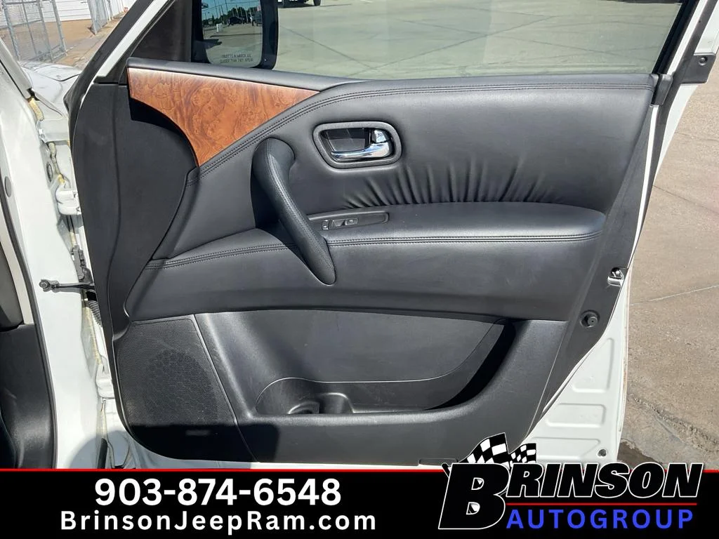 Used 2024 Aspen White Tricoat Nissan SL image 25
