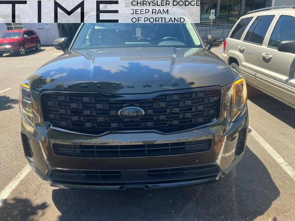 Used 2021 Green Kia EX image 1