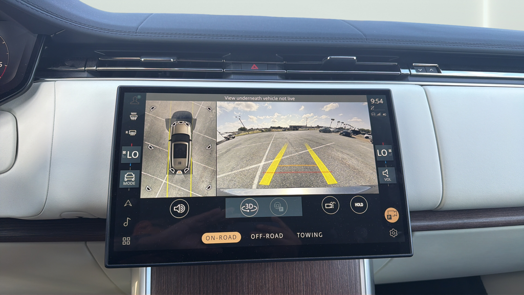 Used 2024 Gray Land Rover SE image 17