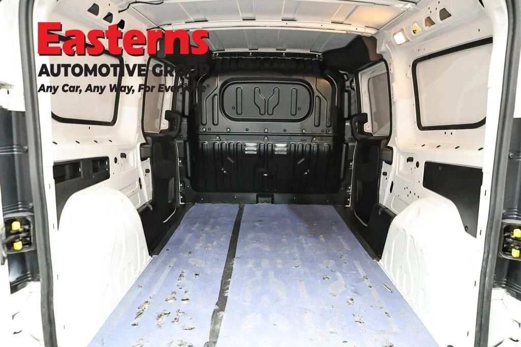Used 2022 White Ram Base image 11