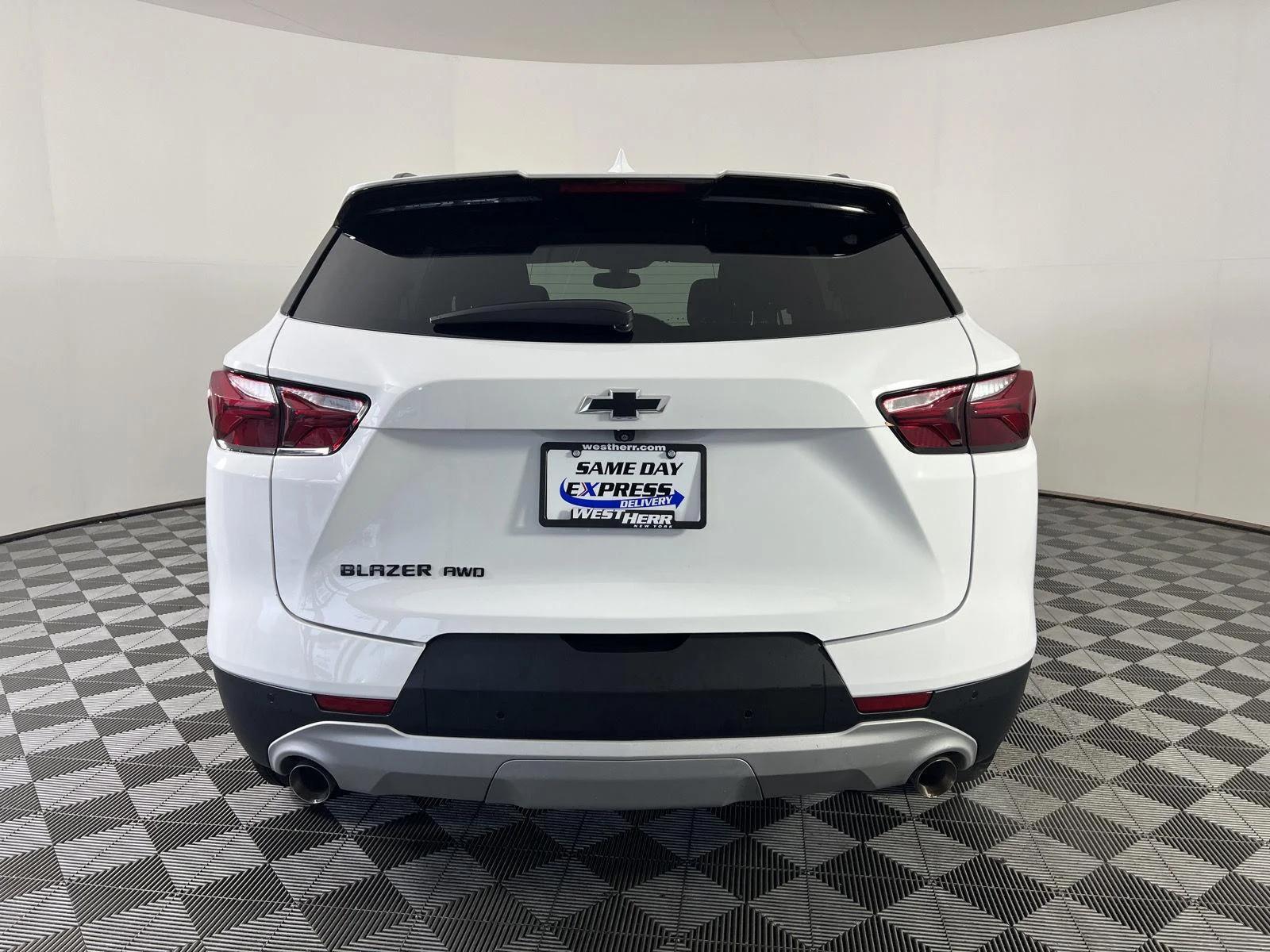 Used 2020 Summit White Chevrolet LT image 4