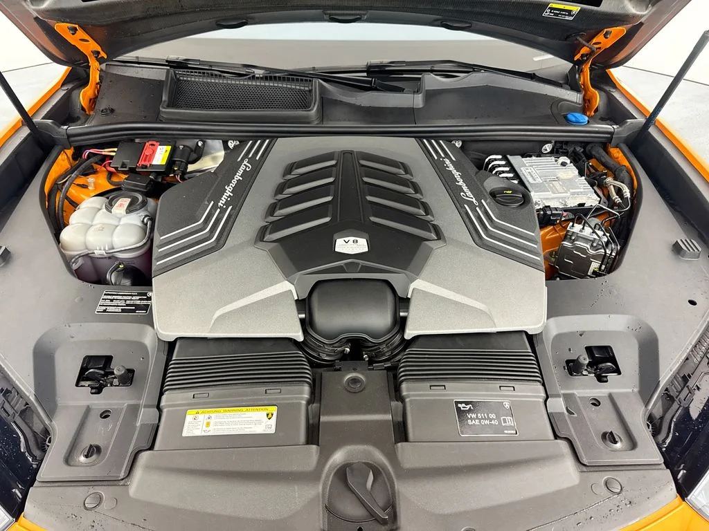 Used 2023  Lamborghini Performante image 33