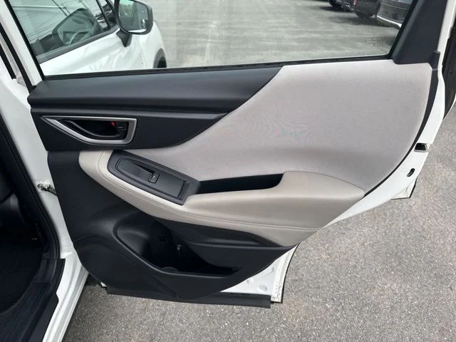 Used 2022 White Subaru Base image 11