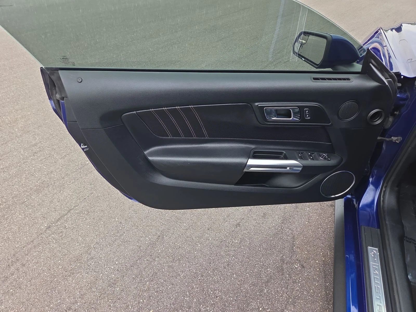 Used 2015 Deep Impact Blue Metallic Ford GT Premium image 10