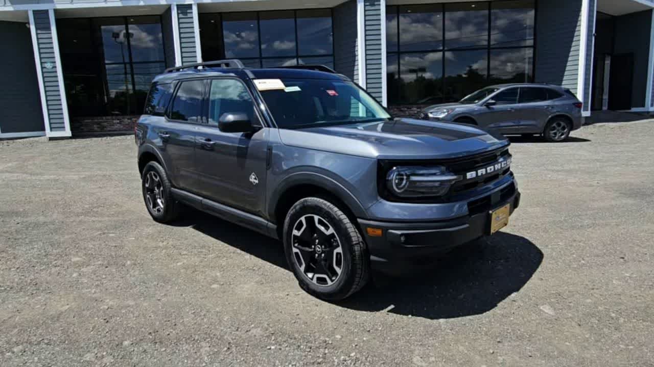 Used 2024 Carbonized Gray Ford Outer Banks image 2
