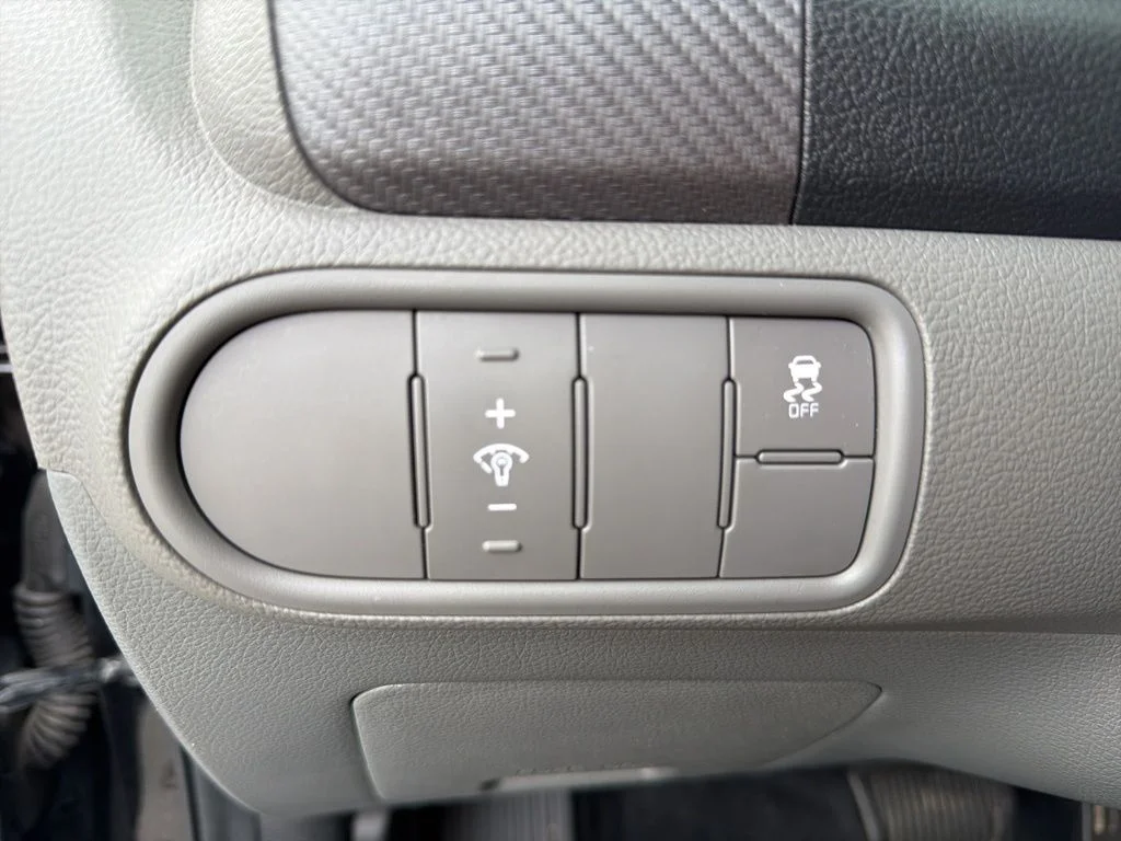 Used 2017 Black Kia EX image 40