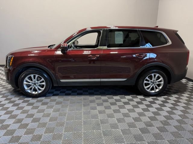 Used 2022 Sangria Red Kia LX image 6