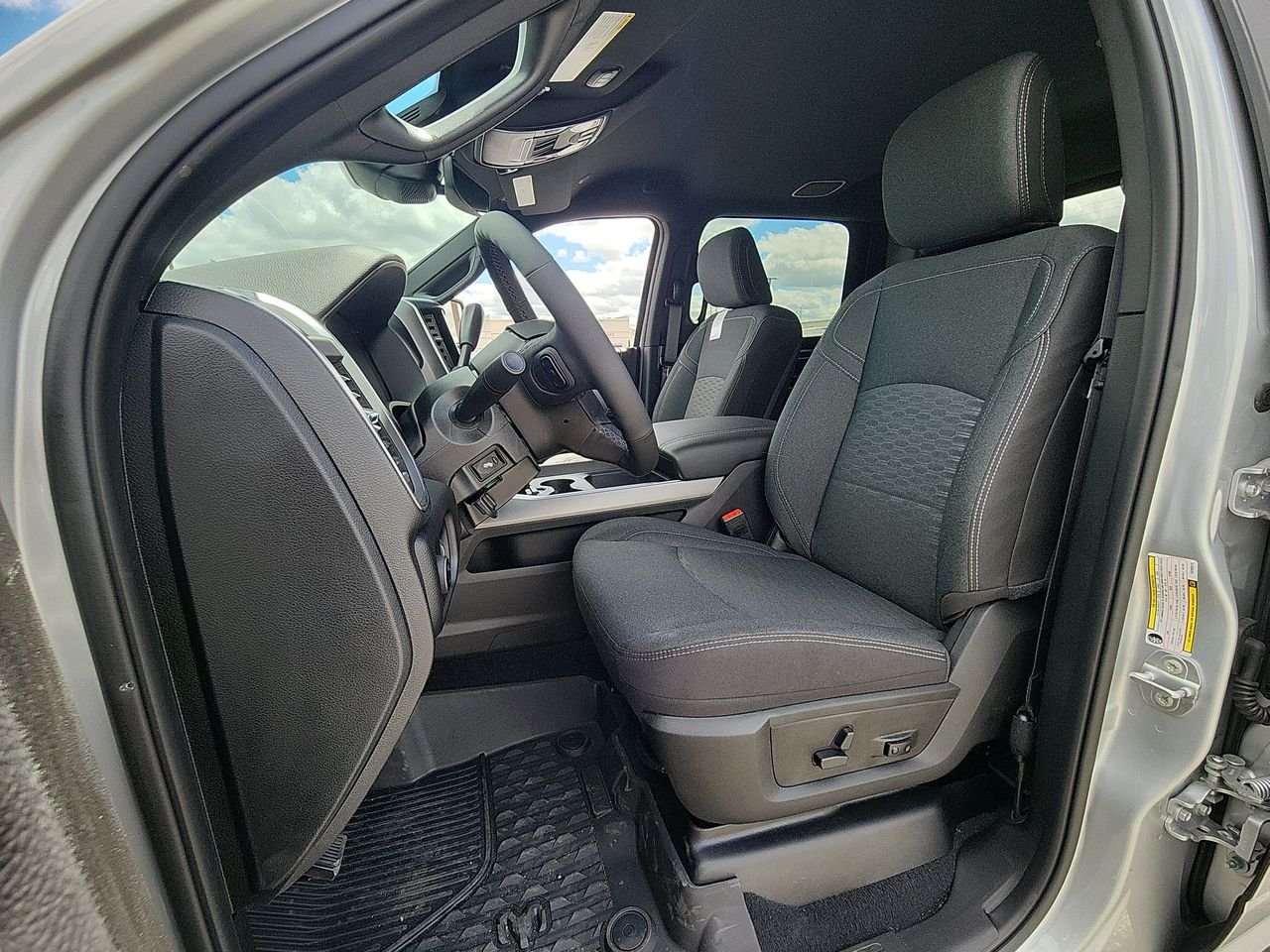 2026 RAM 2500 Big Horn - Photo 11