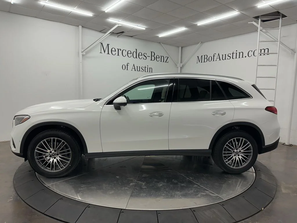 Used 2026 White Mercedes-Benz GLC 300 image 4