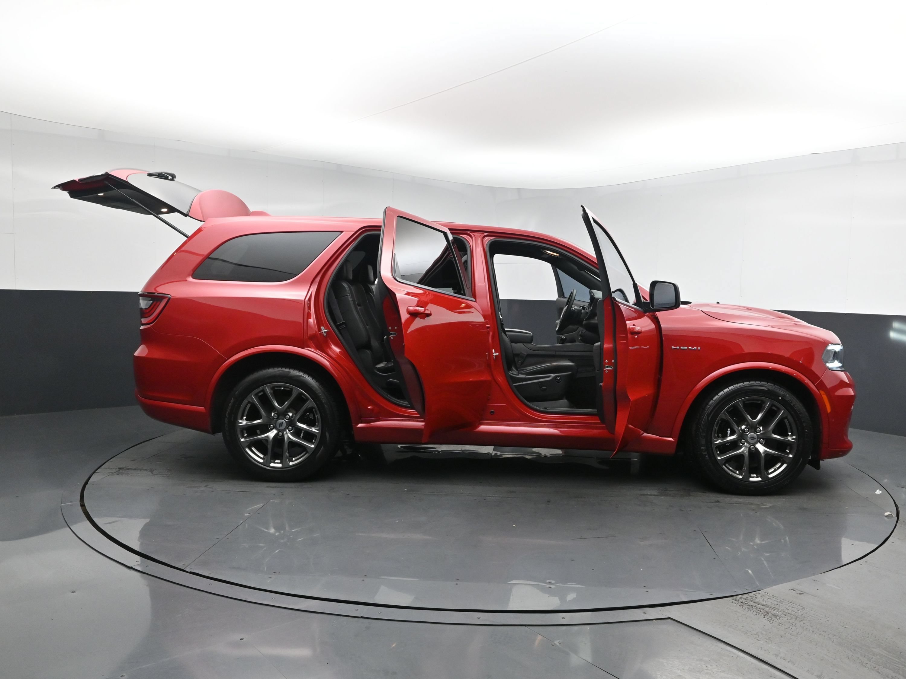 Used 2022 Redline 2 Coat Pearl Dodge R/T image 32