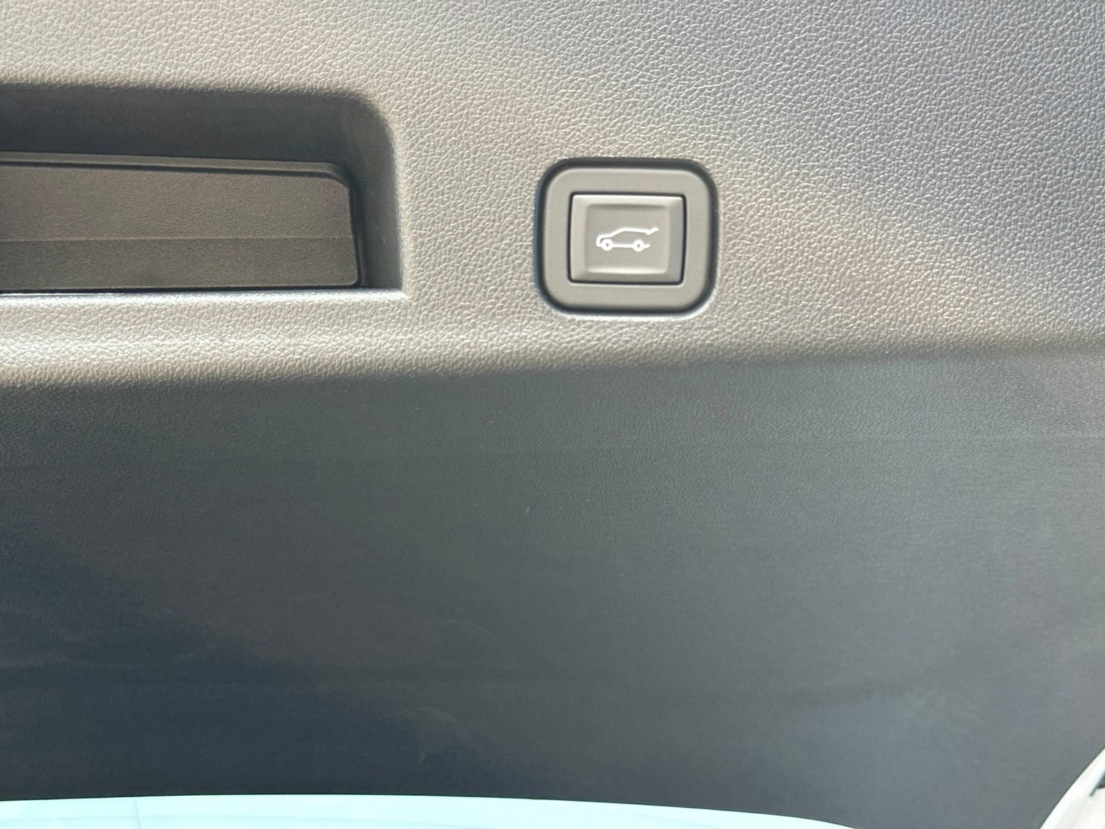 New 2027 Polar White Tricoat Chevrolet LT with Sun and Wheel Package - Exotex Seating image 13
