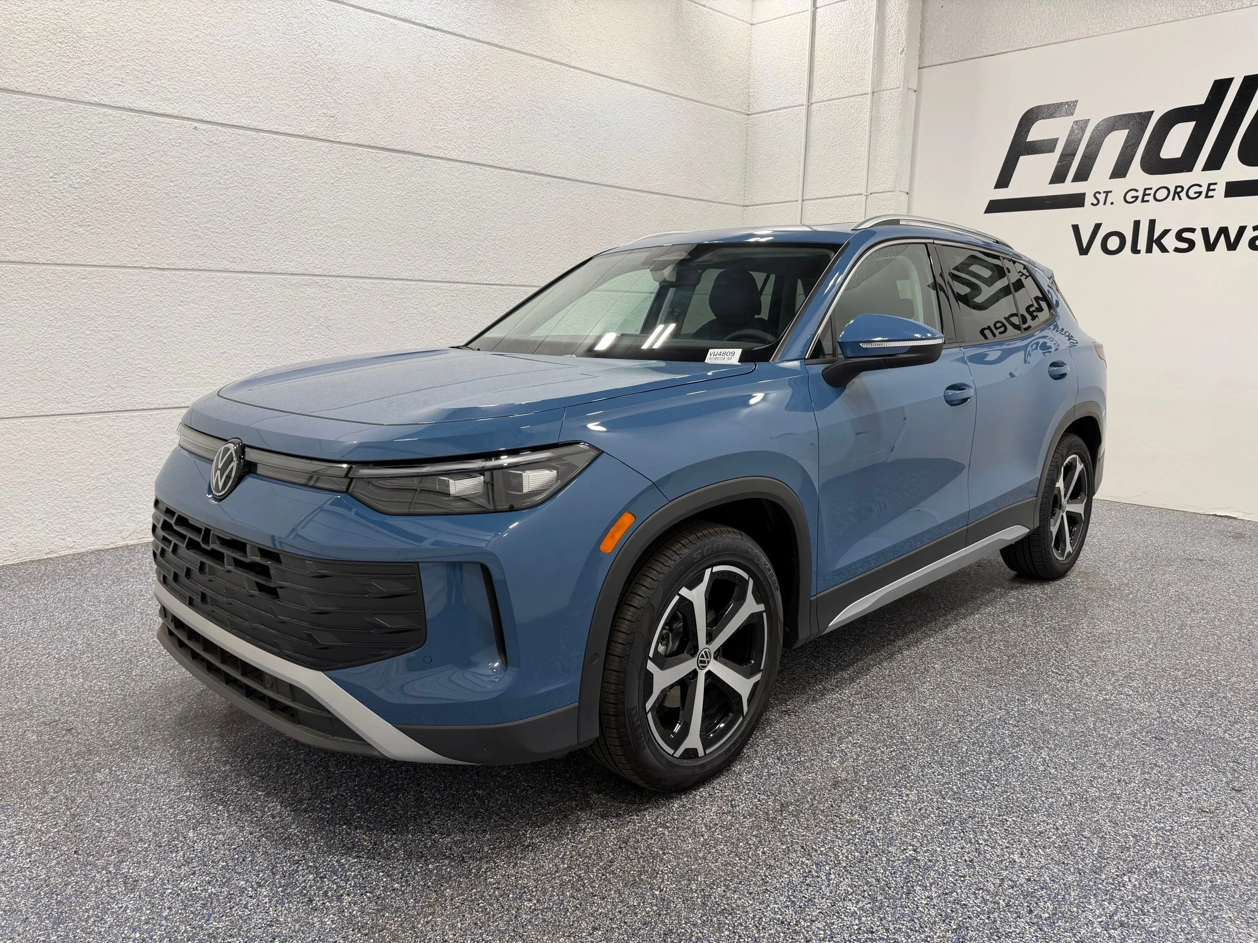 New 2026 Blue Volkswagen SE image 1