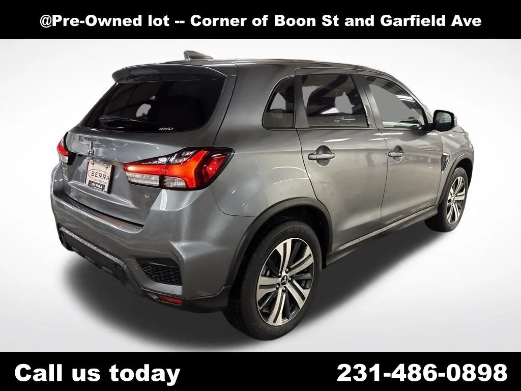 Used 2025  Mitsubishi 2.0 SE image 5
