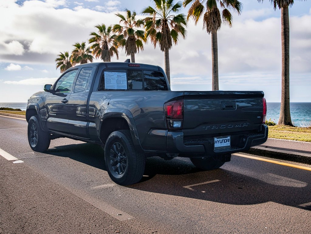 Used 2020 Gray Toyota SR5 image 7