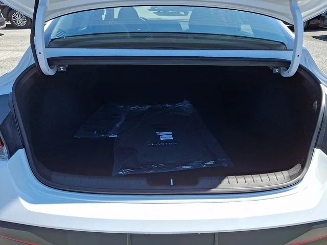 New 2026 White Hyundai SE image 20