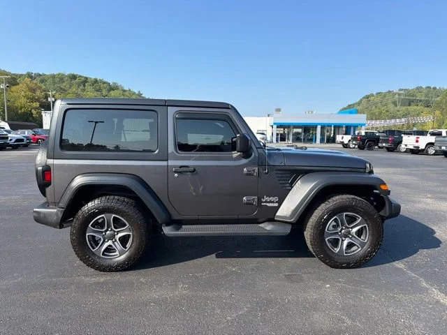 Used 2019 Gray Jeep Sport S 4x4 image 9