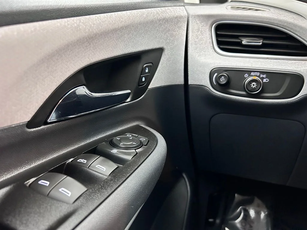 Used 2020 Gray Chevrolet LT image 19