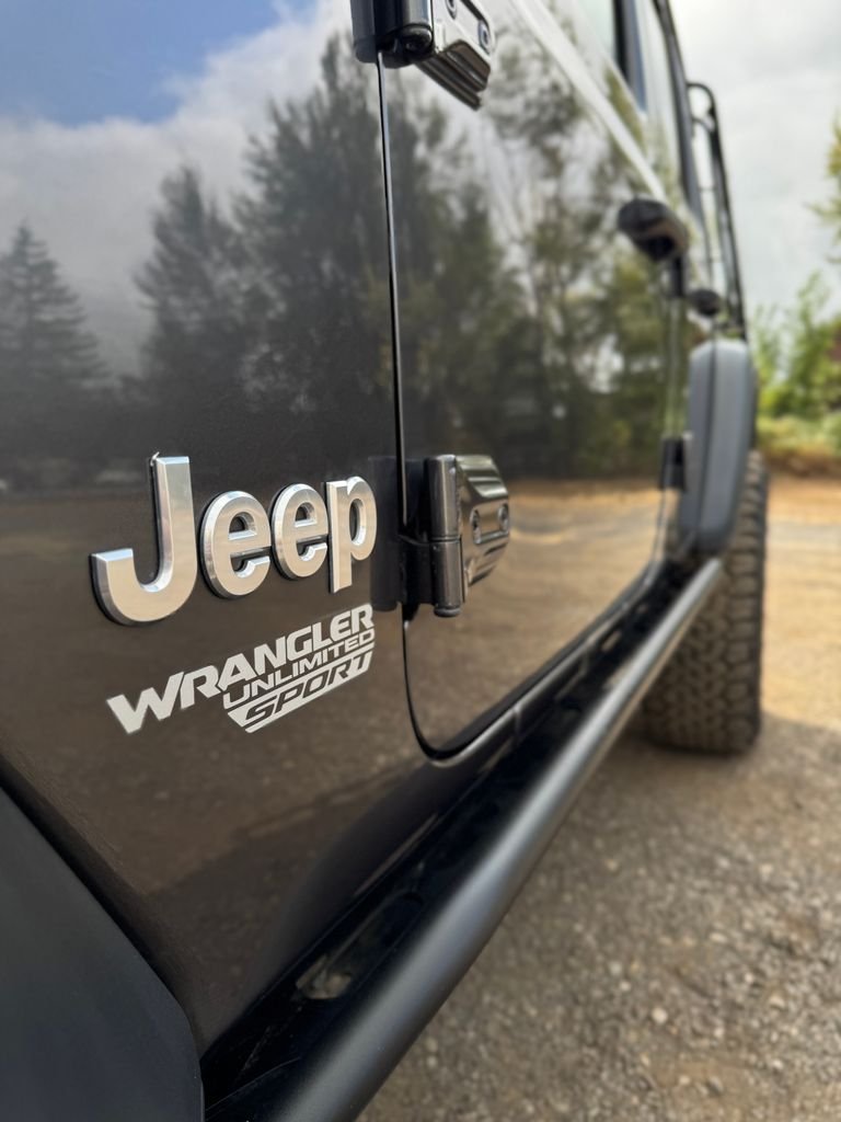 Used 2018 Granite Crystal Metallic Clearcoat Jeep Unlimited Sport S image 44