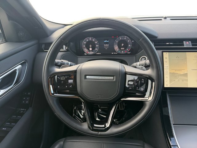 Used 2024  Land Rover Dynamic SE image 13