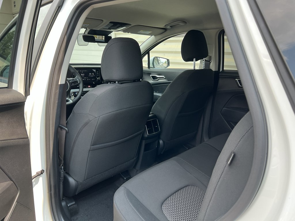 2025 Kia Sportage LX Hybrid - Photo 11