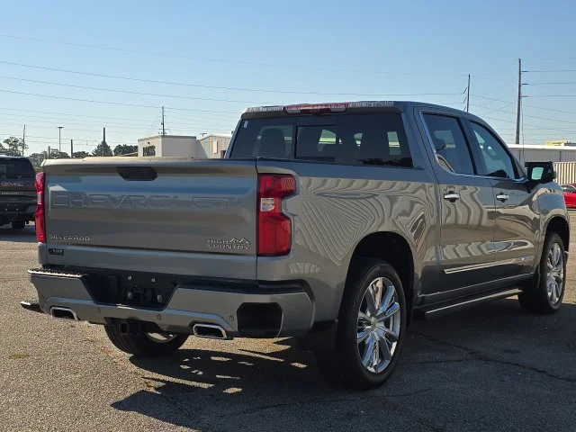 Used 2026 Gray Chevrolet High Country image 5