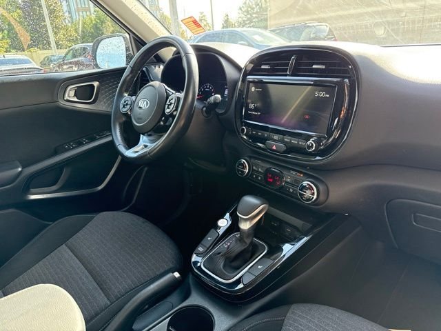 Used 2021 Silver Kia EX image 9