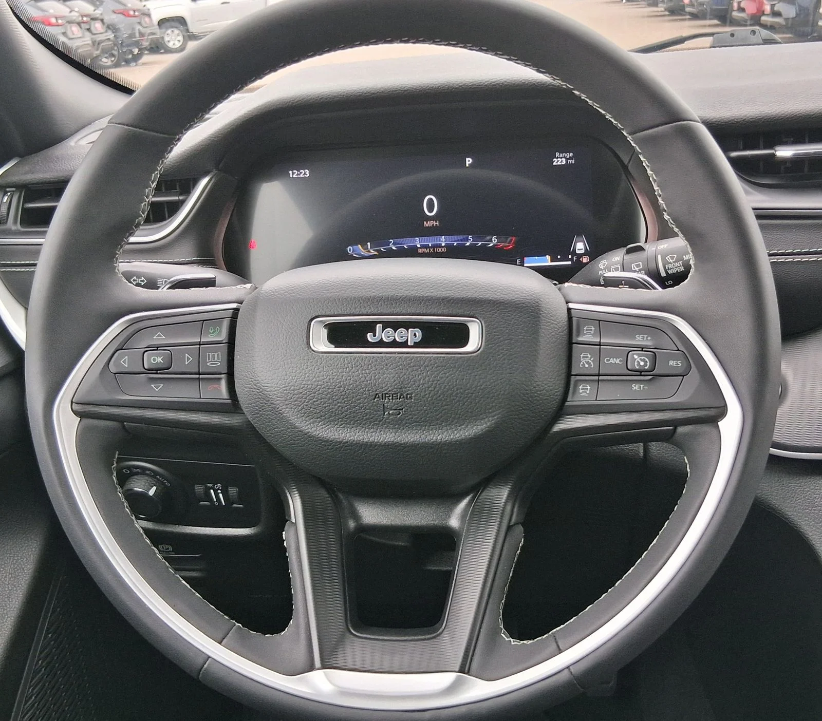 Used 2024 White Jeep Altitude image 9
