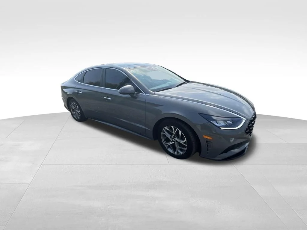 Used 2022 Gray Hyundai SEL image 19