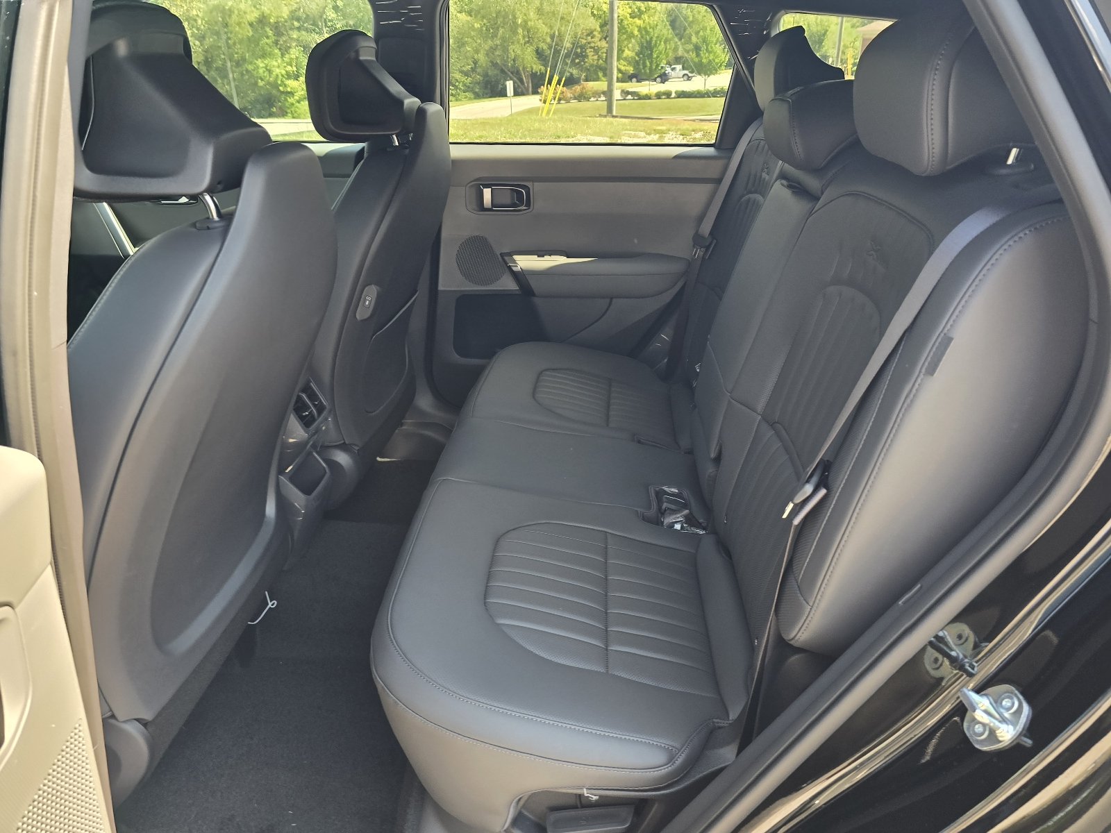 New 2027 Aurora Black Pearl Kia X-Line S image 4