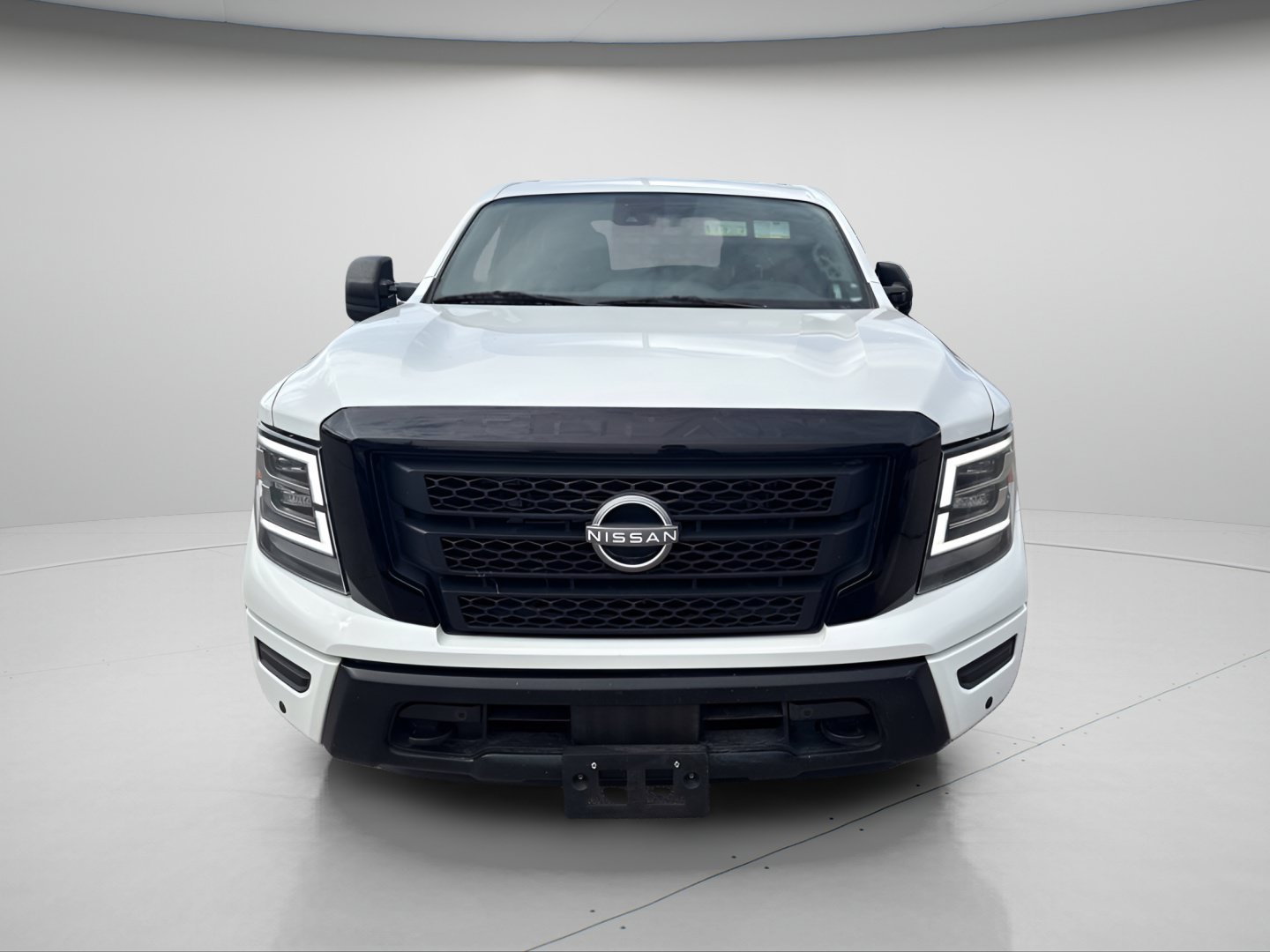 Used 2023 Glacier White Nissan SV image 18