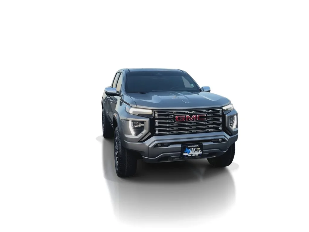 Used 2025 Silver GMC Denali image 3