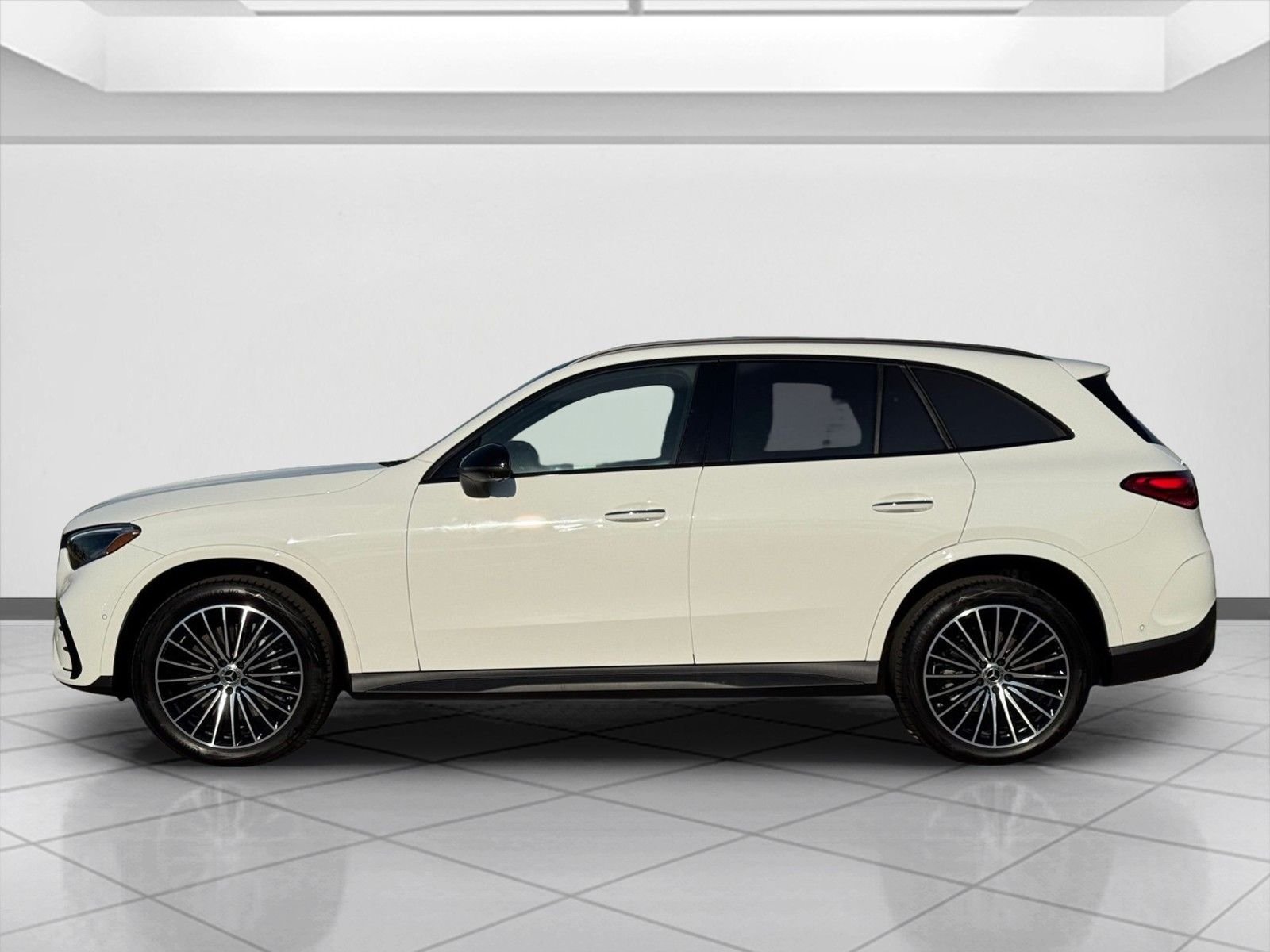 New 2026 Polar White Mercedes-Benz GLC 300 image 5