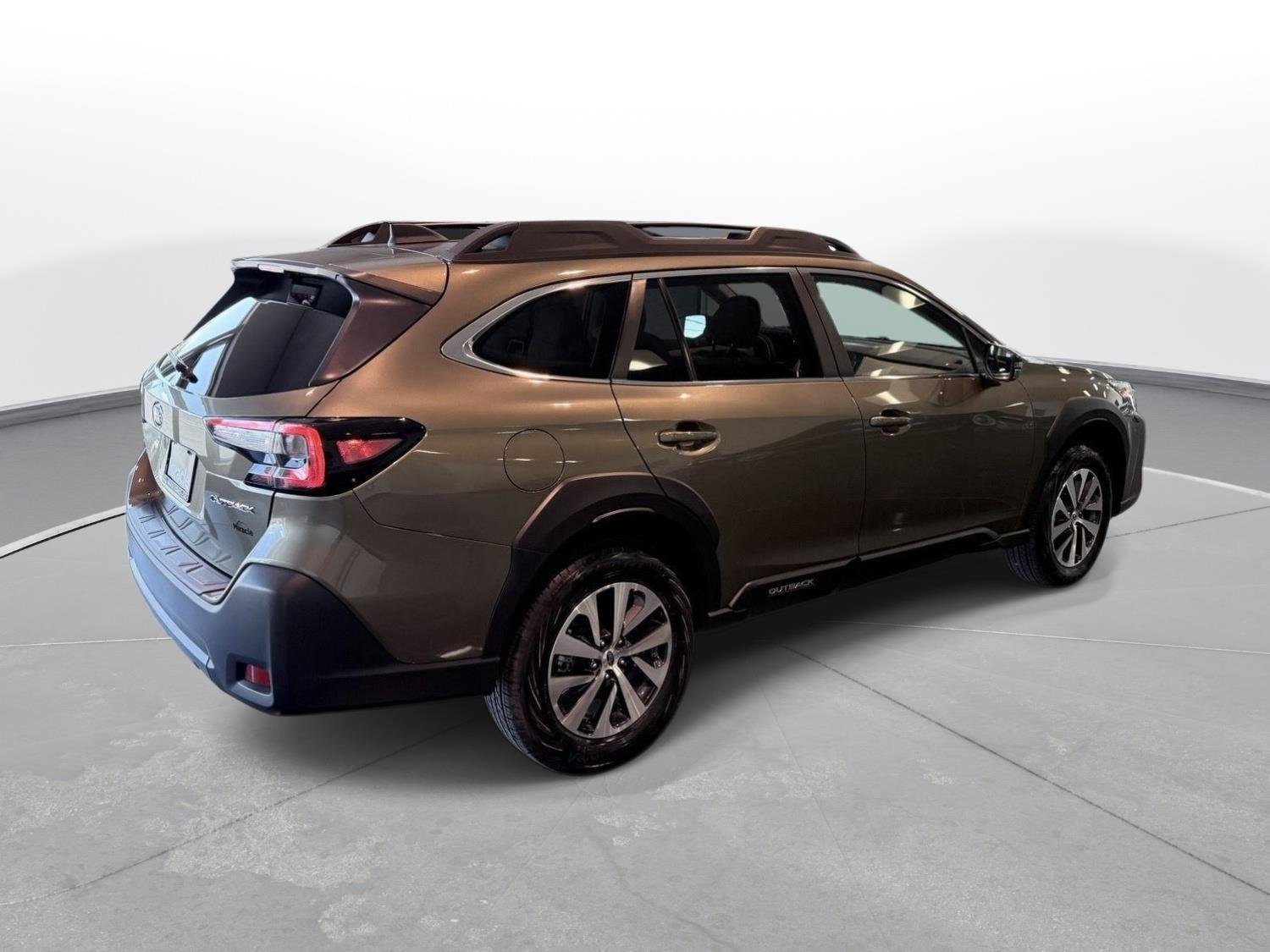 Used 2025 Autumn Green Metallic Subaru Premium image 10