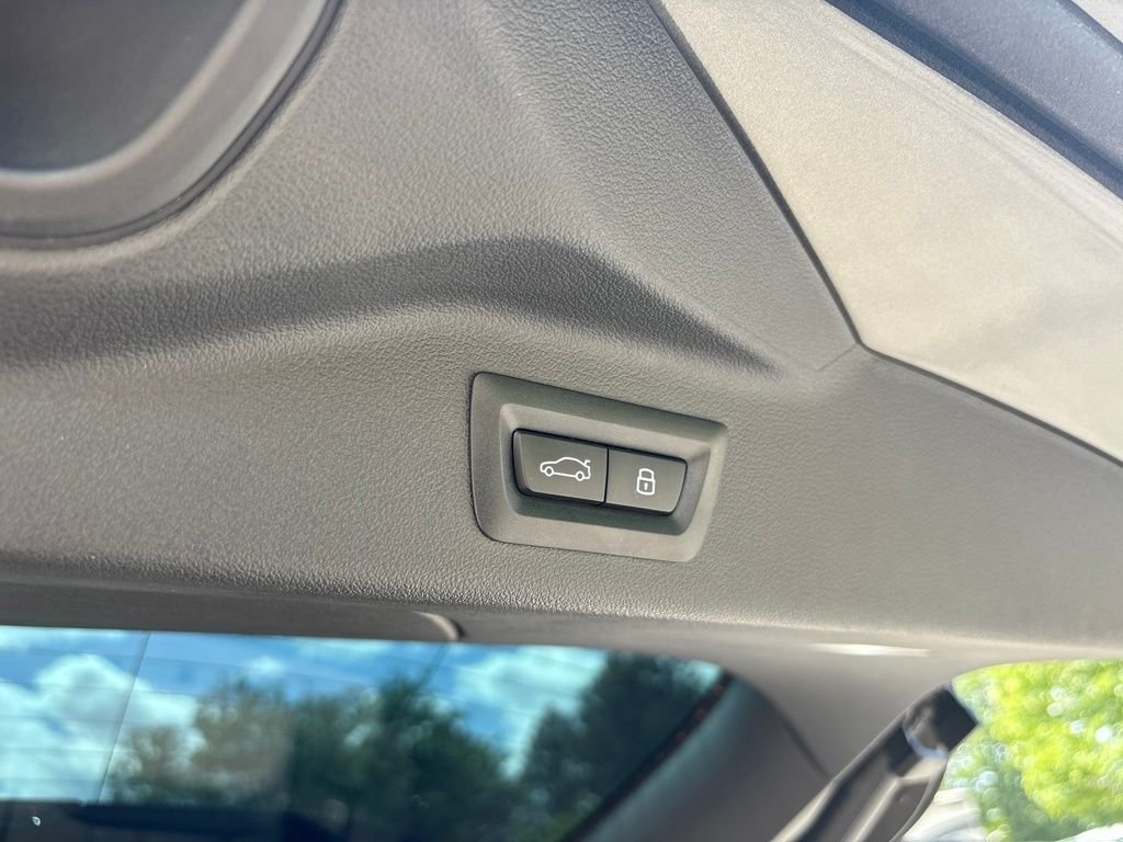Used 2026 Green BMW M60i image 28