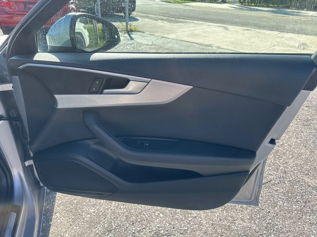 Used 2017  Audi 2.0T Premium image 30
