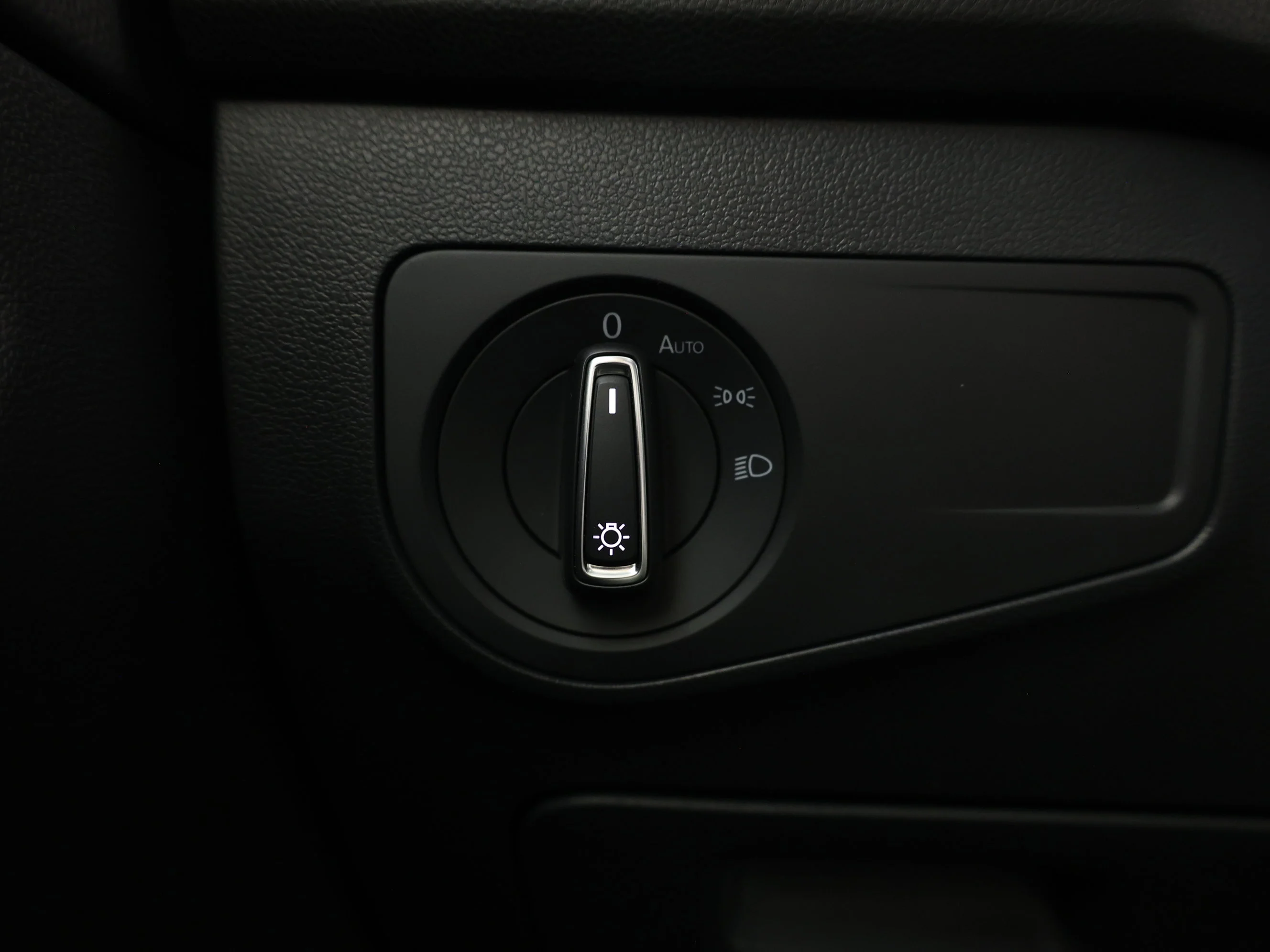 2024 Volkswagen Tiguan SE - Photo 16