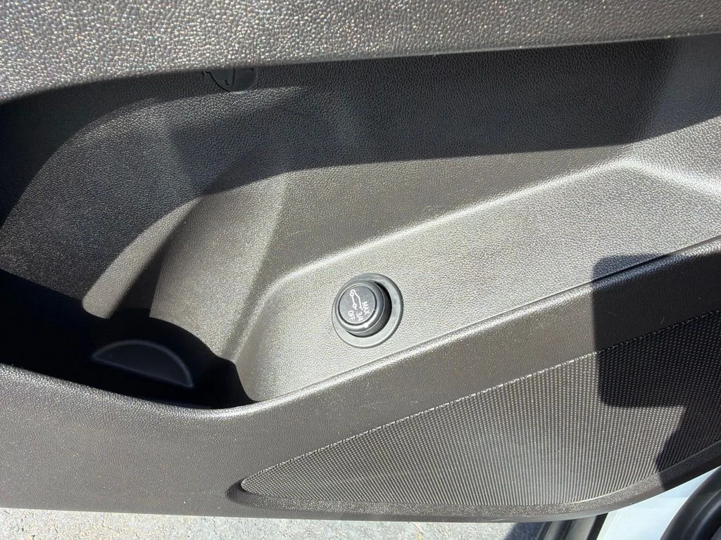 Used 2024 Summit White Chevrolet LT image 14