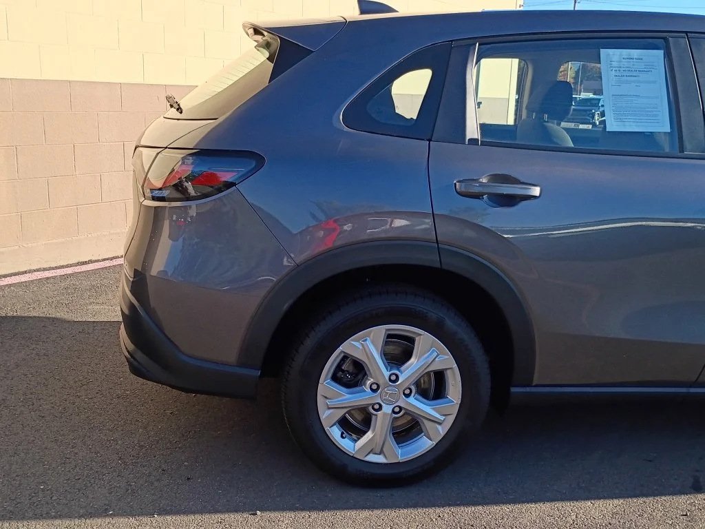 Used 2024 Modern Steel Metallic Honda LX image 4