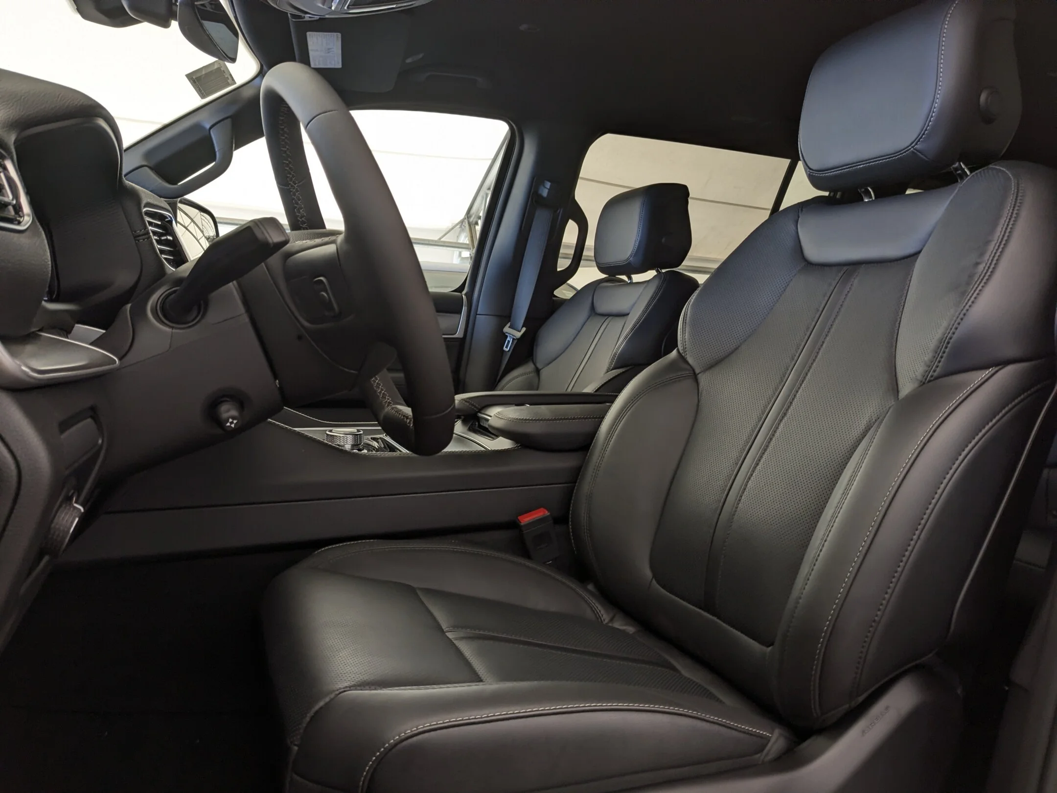 New 2026 Black Jeep 85th Anniversary - - 4x4 - McIntosh Audio - Quilted Leather - Adaptive Cruise - Liftgate & More! image 15