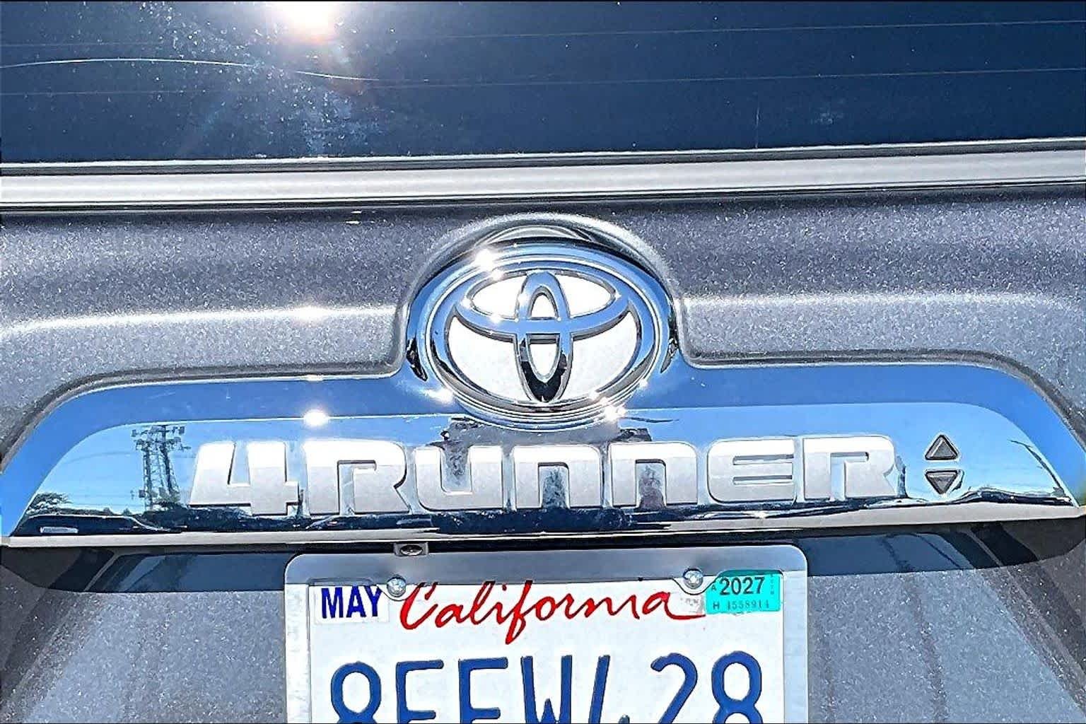 Used 2018 Magnetic Gray Metallic Toyota Limited image 9