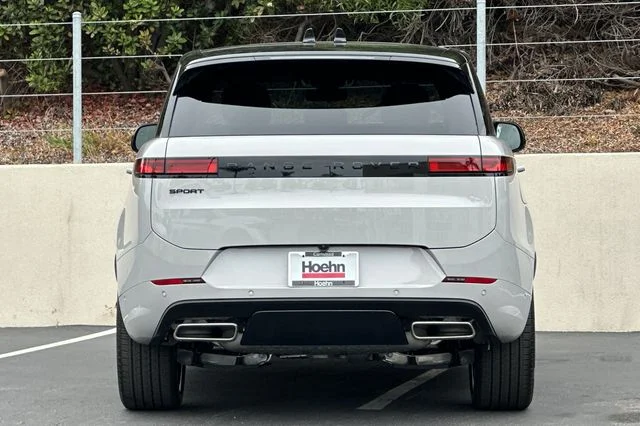 New 2026 Borasco Grey Land Rover Dynamic SE image 4