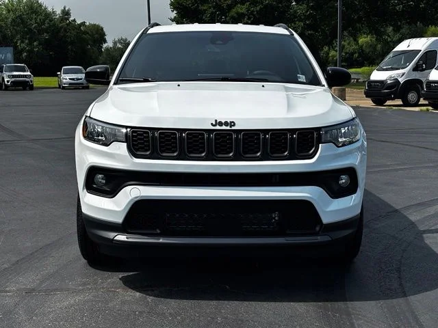 New 2026 Bright White Clear-Coat Exterior Paint Jeep Latitude image 2