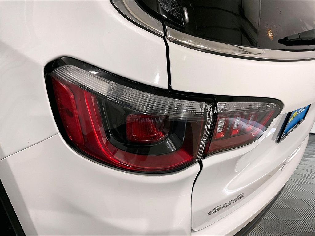 Used 2022 White Jeep Limited image 33