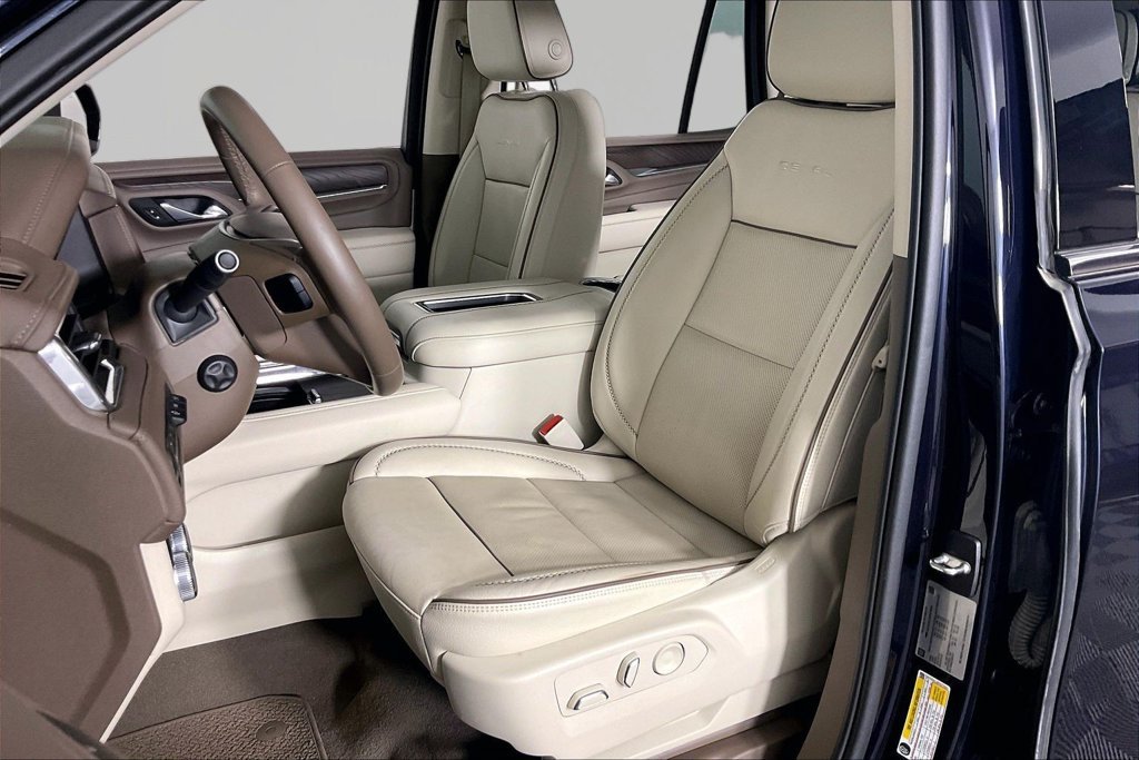 2023 GMC Yukon Denali - Photo 19