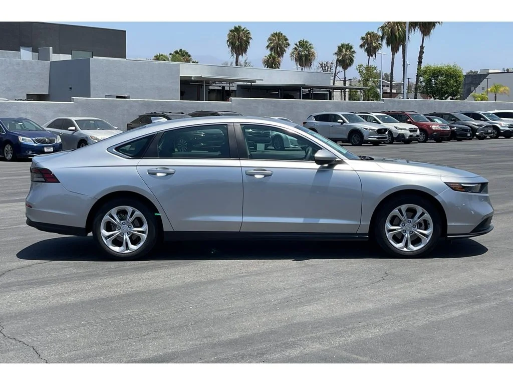 Used 2024 Solar Silver Metallic Honda LX image 7